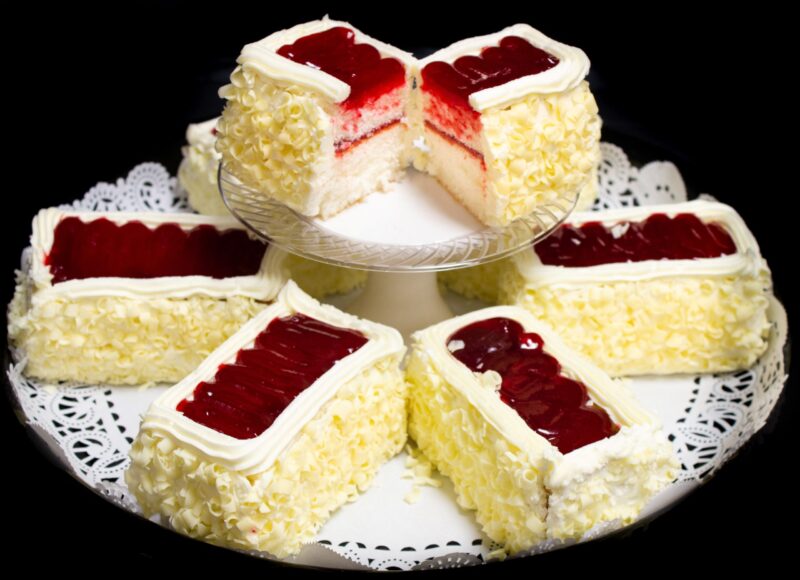 White chocolate raspberry cake bar