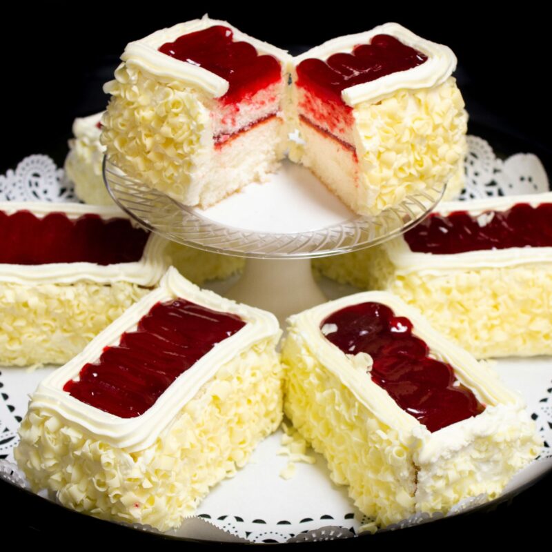 White chocolate raspberry cake bar