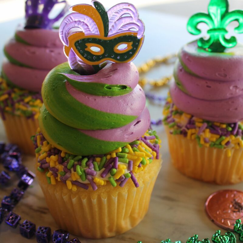 Mardi Gras Deluxe Cupcakes