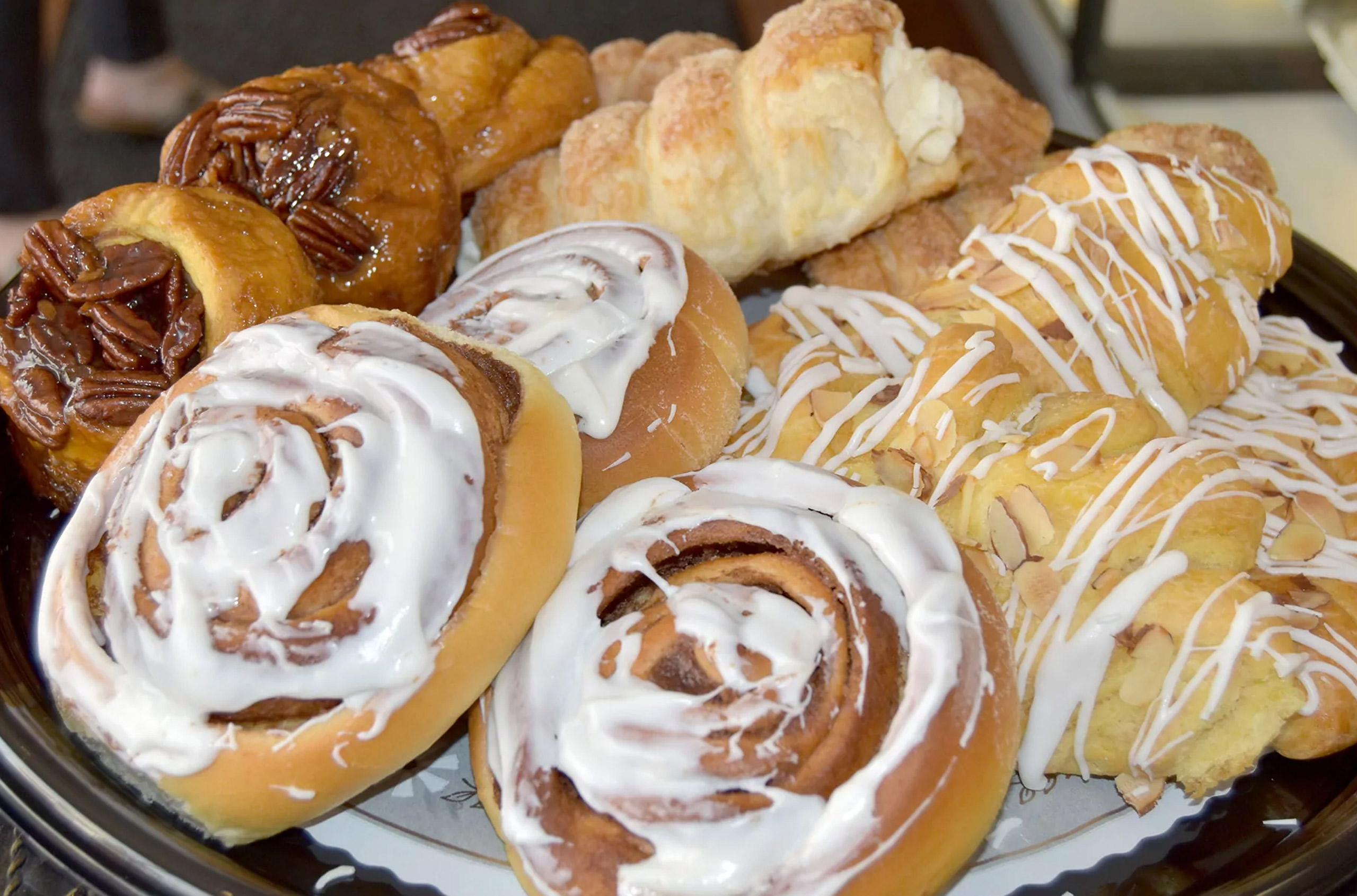 Sweet Roll Tray