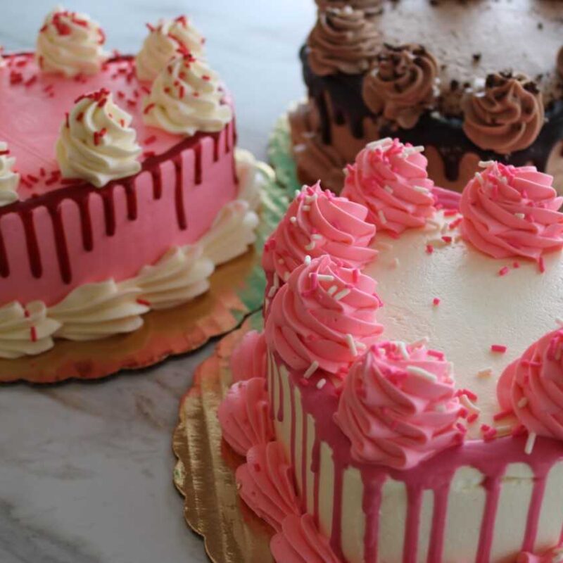 6” Heart Shape Red, Chocolate, or White Cakes